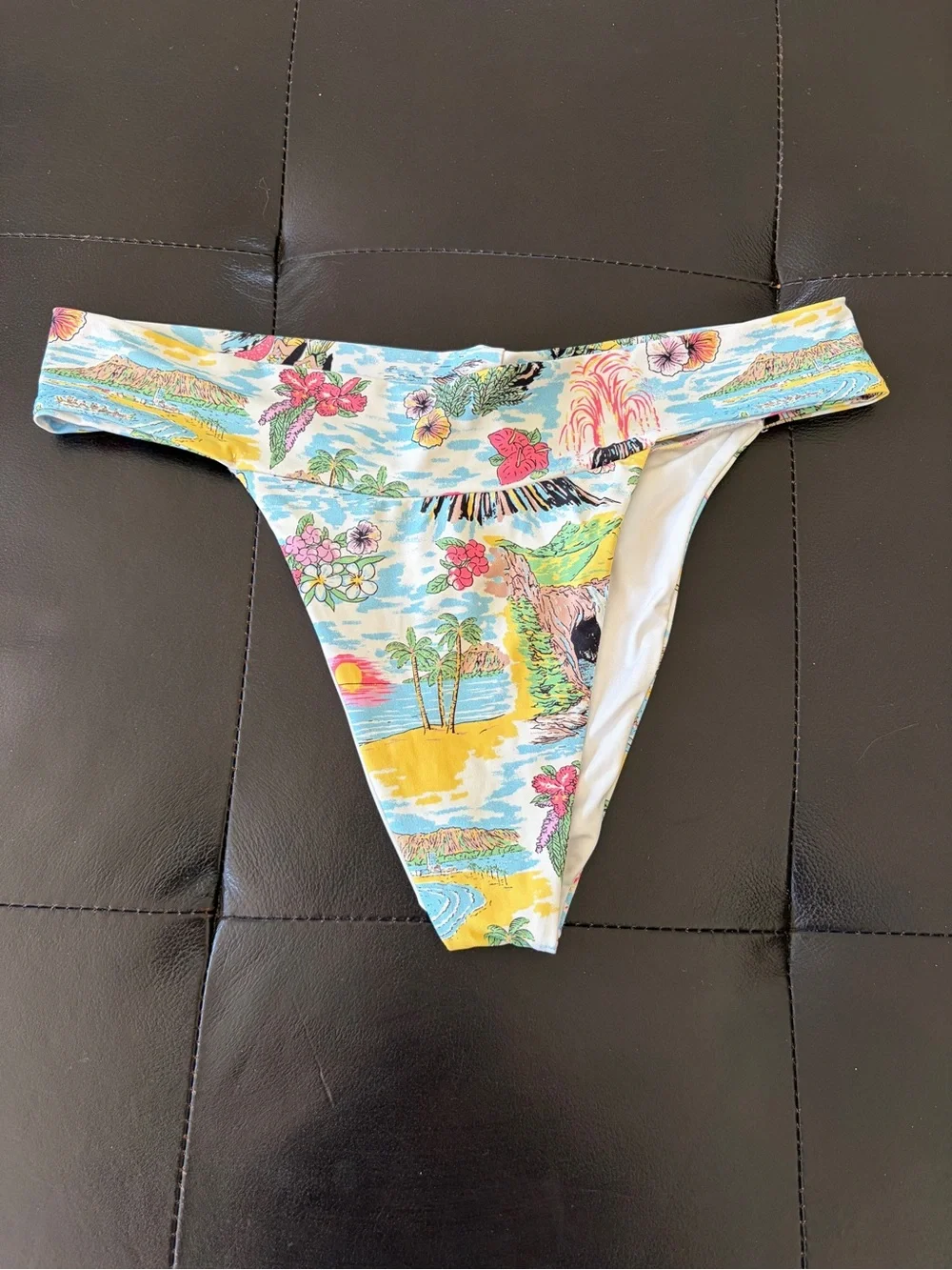 Frankie’s Bikinis Hawaii Print Bikini Bottom